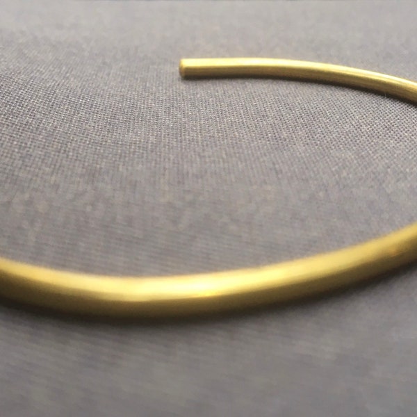 Antique style brass round bangle. Perfect gift . Handmade bangle. Handmade bracelet.