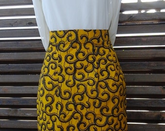 Straight skirt with 4 front and back darts