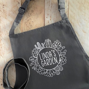 Personalised Garden Apron - Cactus/Succulent Wreath Design - Choice of Apron Colour - Choice of Vinyl Colour