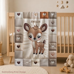 Couverture bébé personnalisée motif cerf avec prénom, couverture bébé style patchwork forêt, jeté de lit, décoration bohème neutre pour chambre de petite fille, baby shower