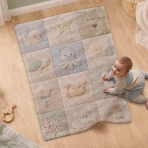 Babydeken in patchworkstijl met naam • Krab, walvis, inktvis, onderwaterwereld • Doorgestikt uiterlijk • Babykamer • Pasgeboren deken • Babycadeau
