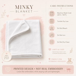 K&ouml;nnte beinhalten: Eine gefaltete wei&szlig;e Minky-Decke mit glatter Oberfl&auml;che. Das Bild enth&auml;lt den Text: MINKY BLANKET, CARE INSTRUCTIONS, Machine Wash Cold (30&deg;C / 90&deg;F), Tumble Dry Low, Do Not Bleach, Do Not Iron, Do Not Dry Clean, SOFT & COZY, PRINTED DESIGN.