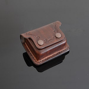 Piccola borsa da cintura in vera pelle modellata a umido fatta a mano