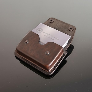 Handgefertigte Visitenkarte aus echtem Leder Gürtelclip Fall Halter graviert personalisierte Businessman Corporate Geschenk