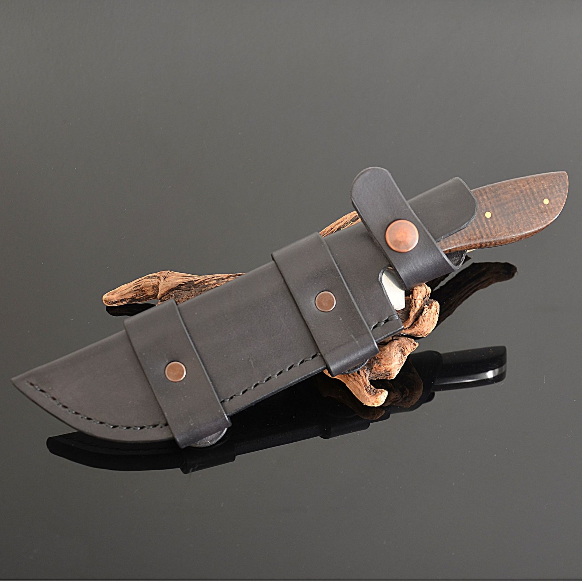 Custom Handmade Fixed Blade Horizontal Genuine Leather Knife