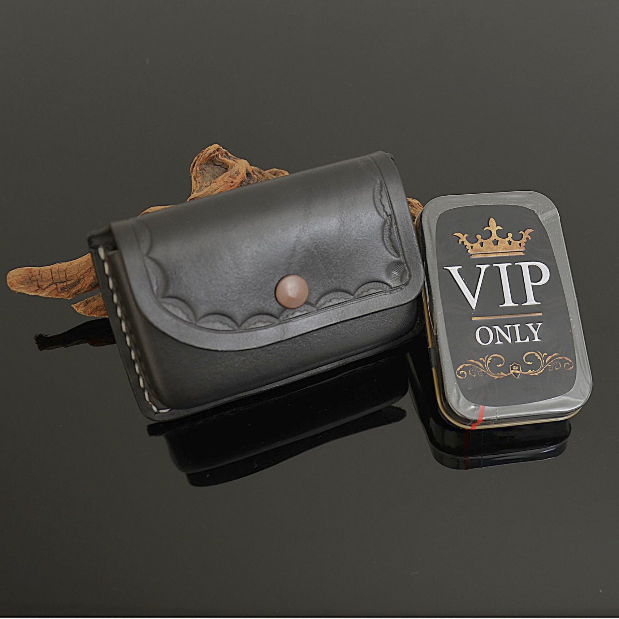 Small Black Leather Belt Pouch, Ideal credit or business card holder. –  Hammer and Dye