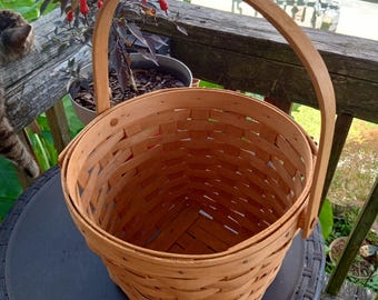 Vintage Signed 1987 Longaberger Basket: Maple Hardwood, Movable Handle