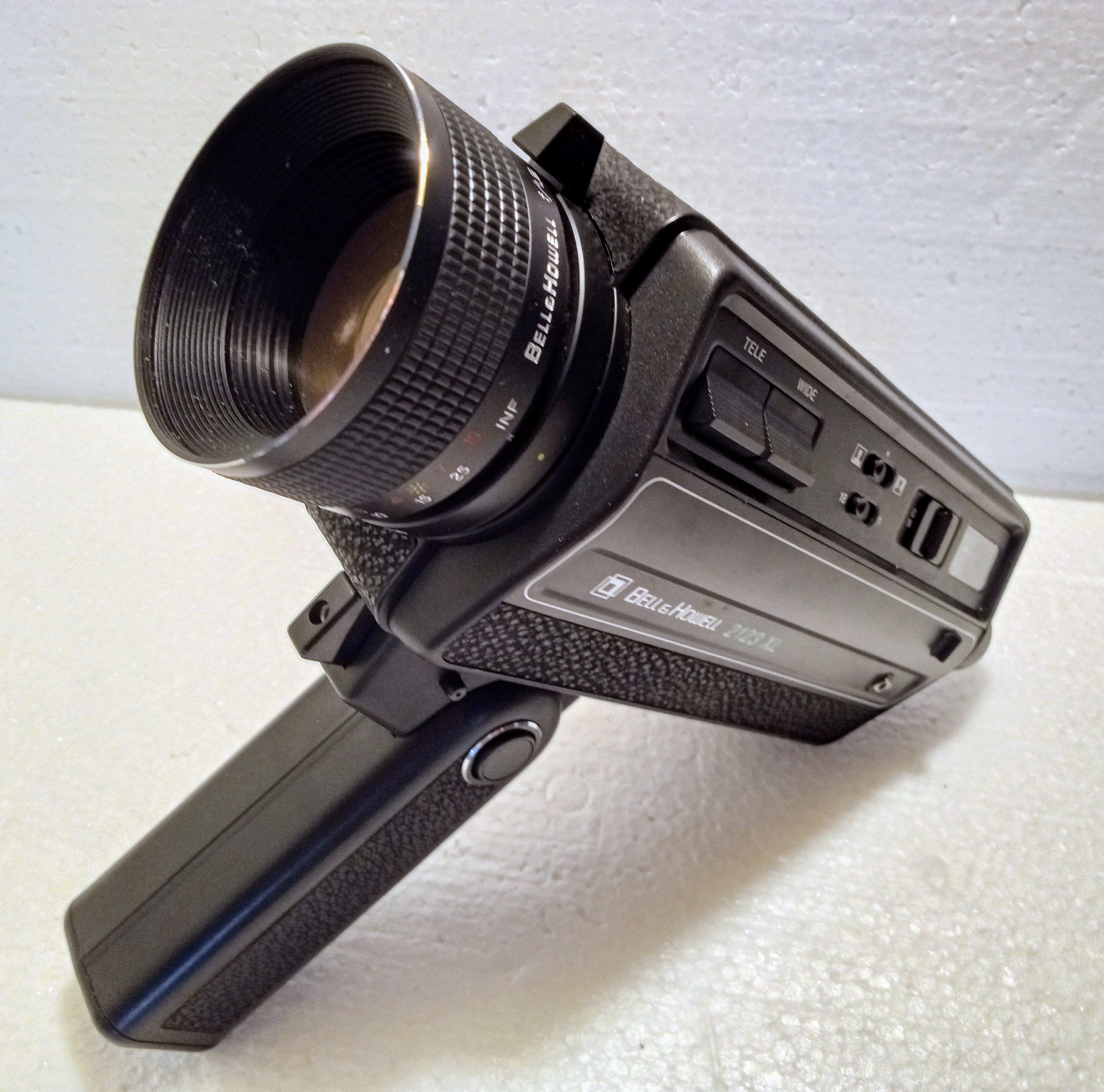 Bell Howell 2123 XL Super Movie Camera Film Tested Fully