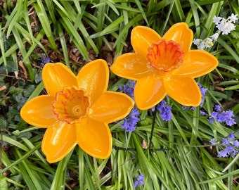 Cast Iron Daffodil Bird Feeder Flower Dishes