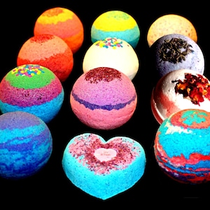 18 Bath Bombs Pack You Chose! Bath Bomb Fizzies! Great gift for her! Luxurious bath bombs! Each Bomb is 4.5 ounce! Dozens of scents