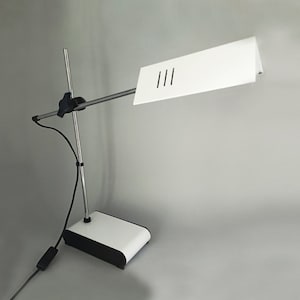 1970s Stunning Original Vintage White Table Lamp design by Veneta Lumi. Made in Italy