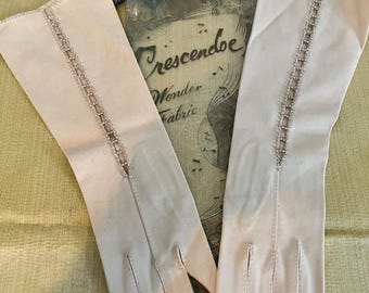 Vgt Women’s Crescendoe Gloves Bead Accents