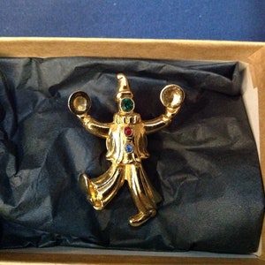 Vintage juggling clown pin