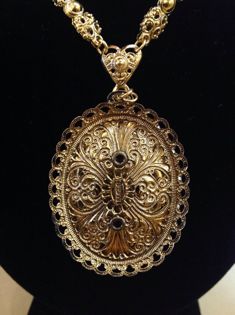 Art Deco style pendant necklace
