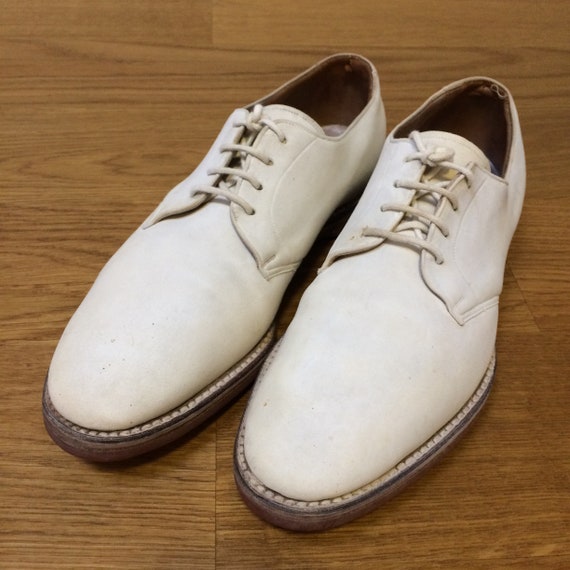 1940s 1930s white bucks suede shoes navy dress sho