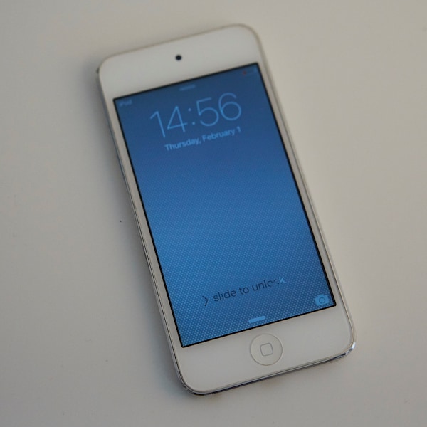 iPod touch 5th generation. Color - Silver. Capacity - 32GB.