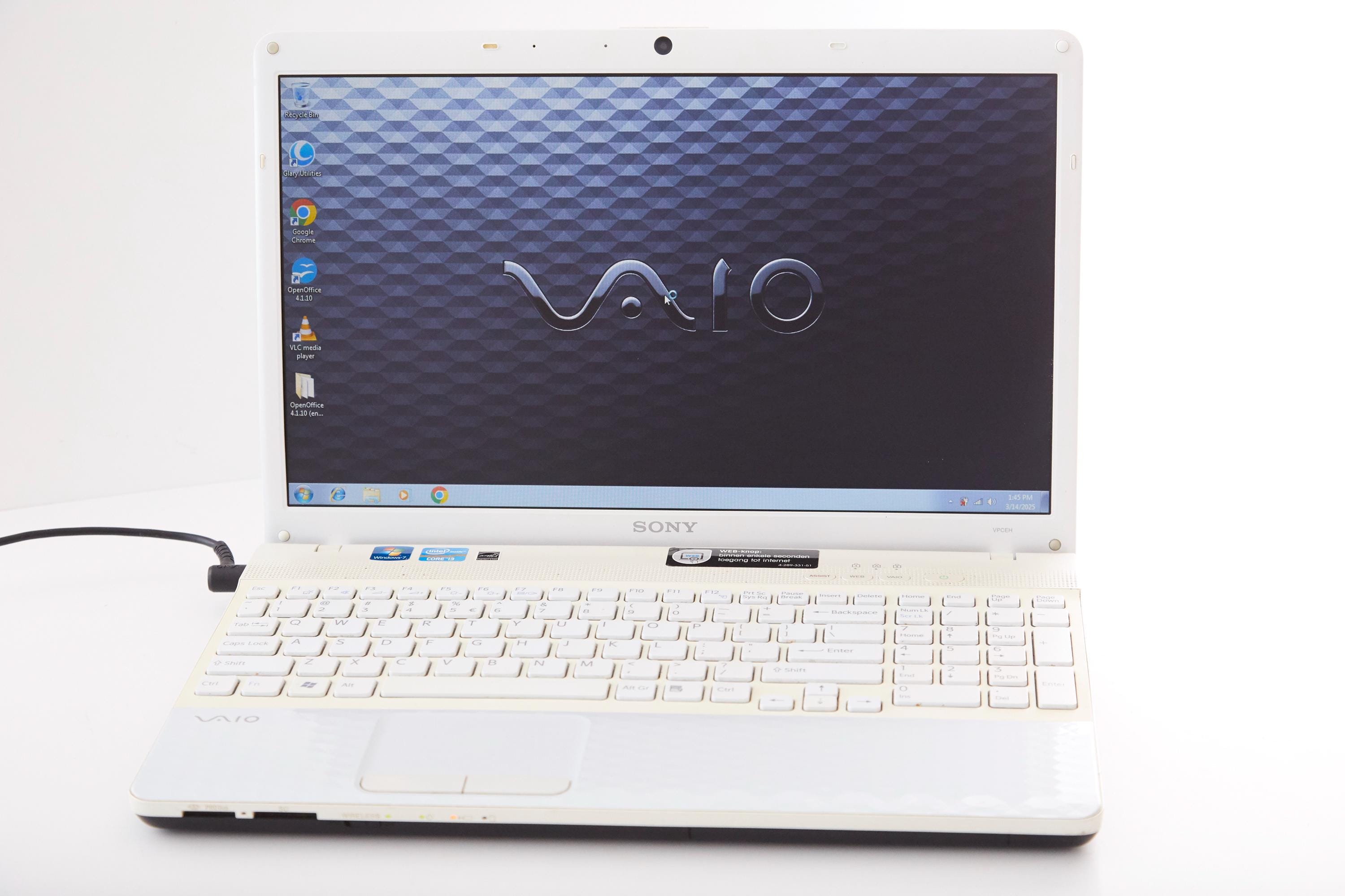 Sony VAIO PCG-71911M | 15.6” White Laptop | Fully Working