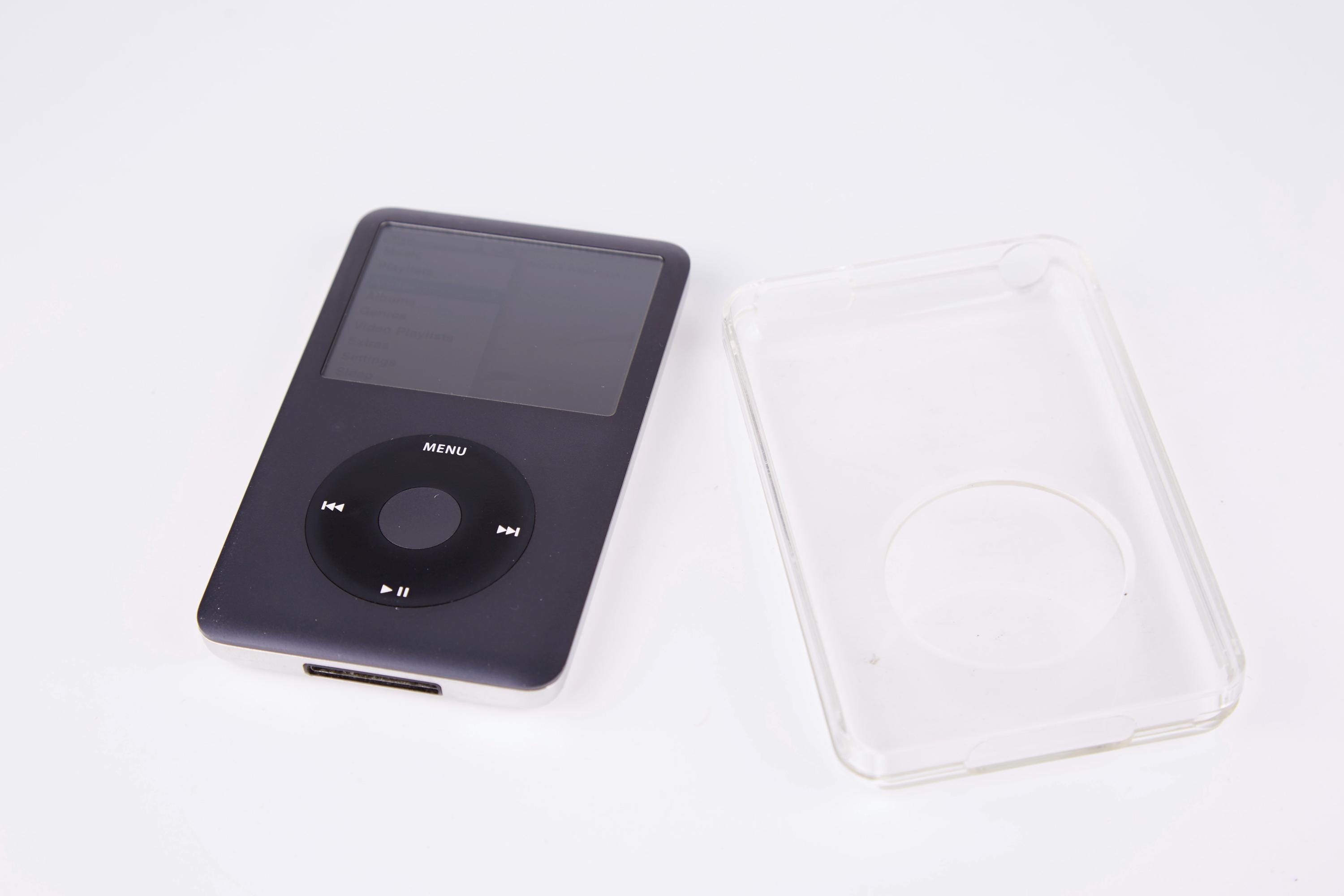 Apple Ipod Classic 6th Gen 160GB With Logic3 I-station TTV Speaker