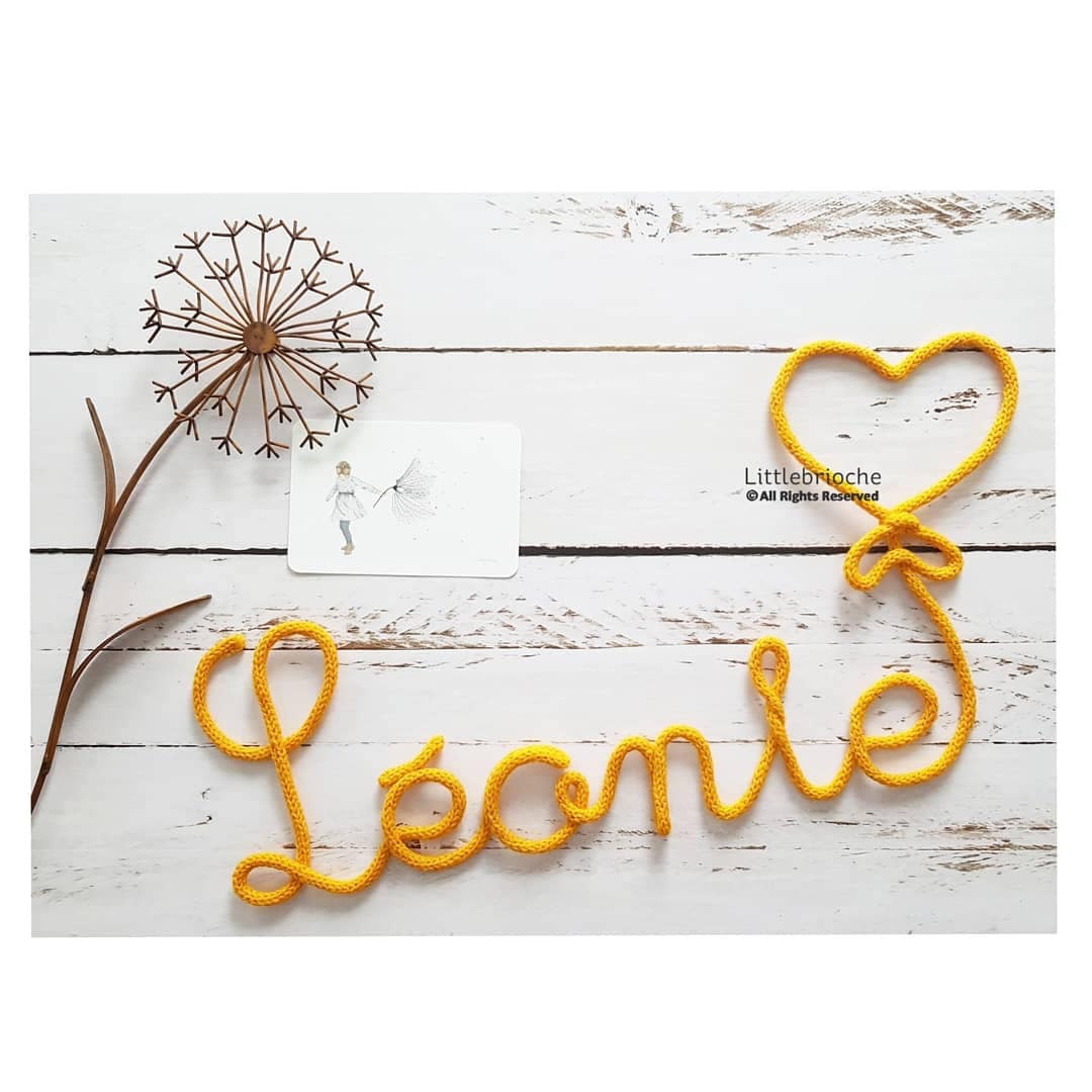 Prénom ou Mot de 6 Lettres en Laine Réalisé Au Tricotin