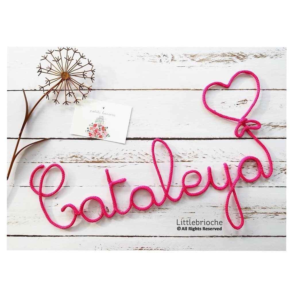 Prénom ou Mot de 8 Lettres en Laine Réalisé Au Tricotin