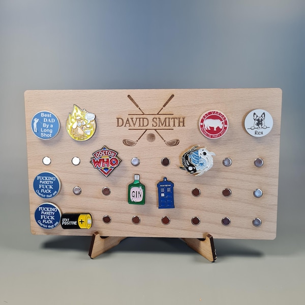 Suporte para Marcadores de Bolas de Golfe, Expositor Organizador, Prateleira Personalizada para 28 Marcadores, Presente Ideal para Aniversário, Dia dos Pais e Aposentadoria