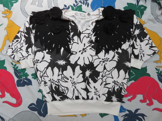 Vintage Black and White Floral Shirt with Shoulder Ac… - Gem