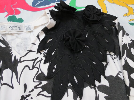 Vintage Black and White Floral Shirt with Shoulder Ac… - Gem