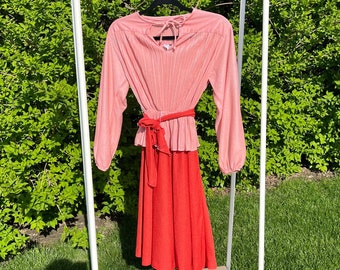 1970s Discover Fashions Ltd pink metallic two-toned pleated bishop sleeves dress