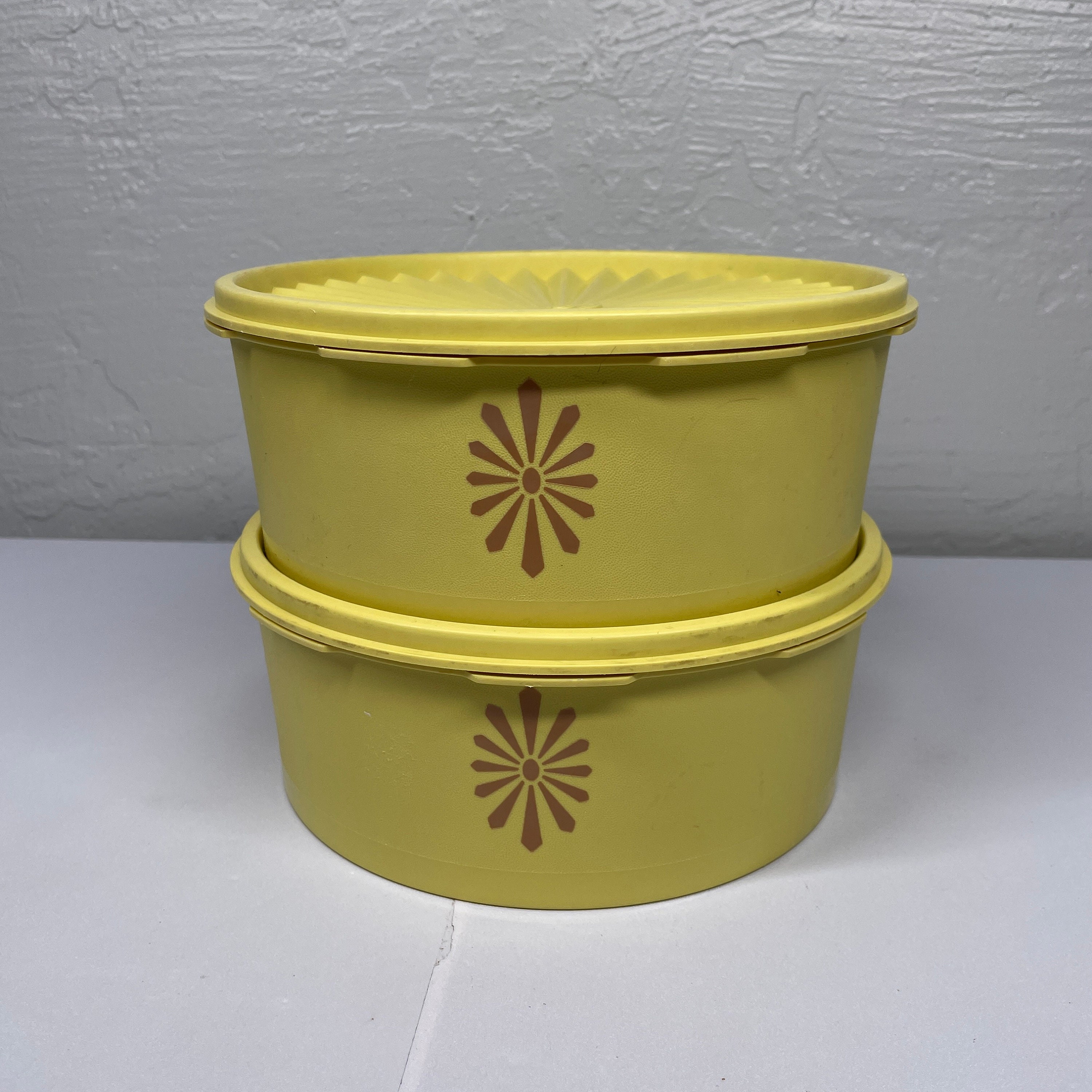 Tupperware, Kitchen, Vintage Tupperware 6 Canister Set Lids Harvest Green  Olive 81 89 807 805 1204