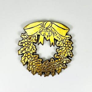 Vintage Brass Wreath Trivet: Holly, Berries & Bow