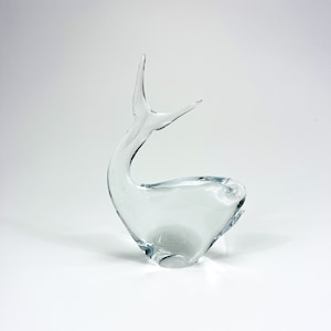 Glass Whale Figurine: Pretty Ocean Decor