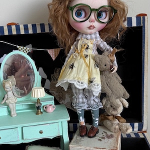 Green glasses for Blythe dolls