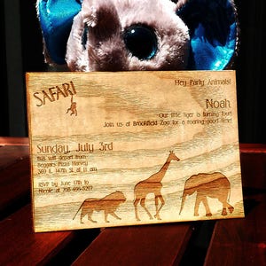 Invito compleanno Safari / Invito compleanno zoo di legno / Invito di compleanno in legno inciso personalizzato / Invito in legno della giungla