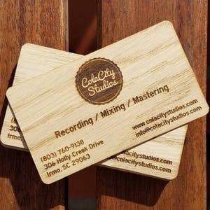 Houten visitekaartjes | Eenzijdige visitekaartjes | Lasergegraveerde houten visitekaartjes | Gepersonaliseerde houten visitekaartjes | Unieke houten kaarten