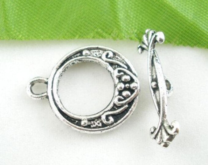 10 Antique Silver Round Toggle Clasps 19x15mm  (A326d)
