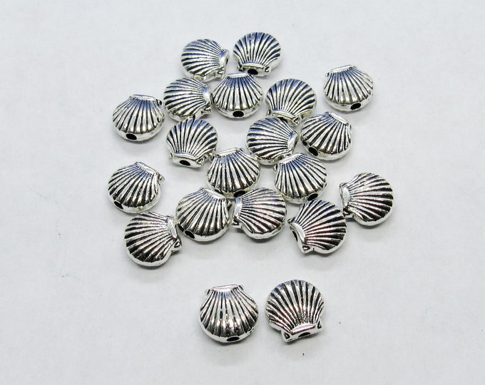 25 Antique Silver 8x10mm Alloy Scallop Shell Spacer Beads  (A22j)