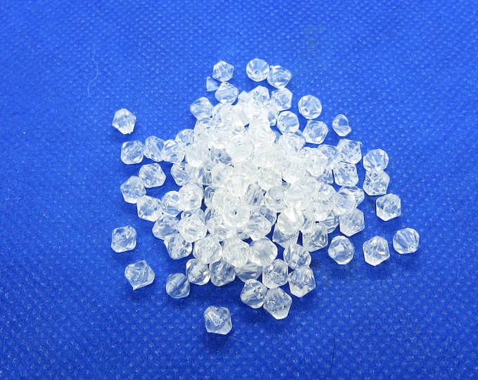 100 Clear 5mm Faceted Bicone Acrylic Beads (A130n)
