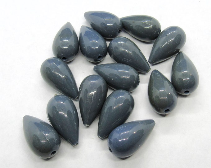 15 Vintage German Acrylic Teardrops Beads 21x10mm - Gray  (A54c)
