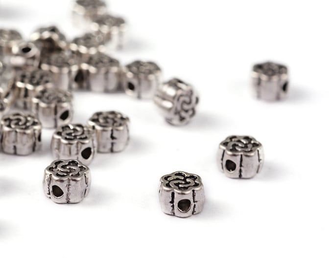 50 Tibetan Silver Alloy 4.5mm Flower Spacer Beads (A370c)
