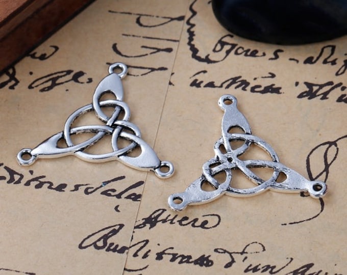 5 Antique Silver Tone Triangle Celtic Knot Connector Links 28.5x25mm (A121g)