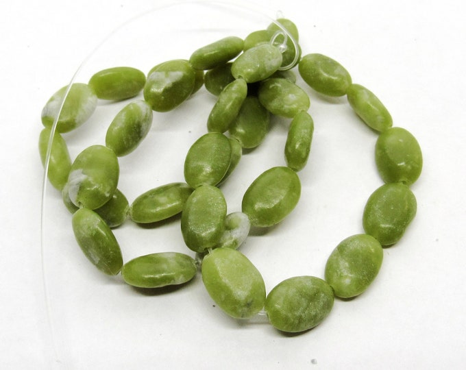 1 Strand Natural Flat Oval Taiwan Jade Gemstone Beads 12x8mm (A21e)