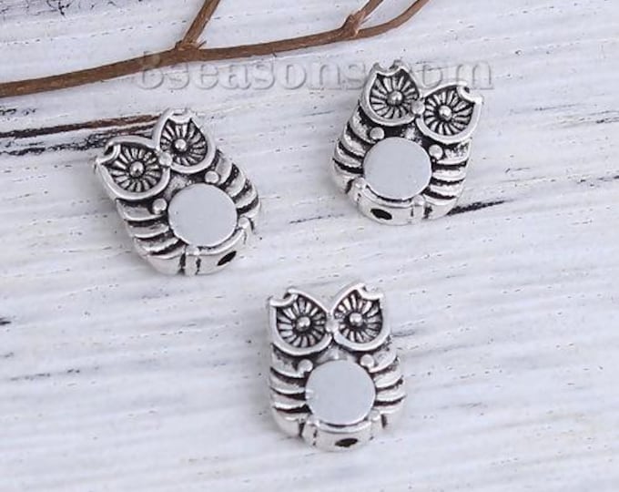 25 Antique Silver Tone 10 x 8mm Owl Spacer Beads (A498c)