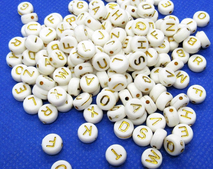 500 White/Gold Acrylic Round Alphabet Letter Beads 7mm (Desk i-b)