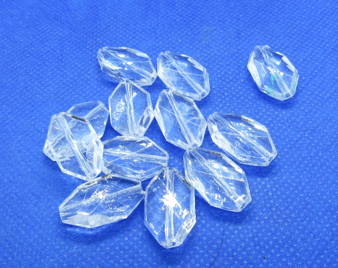 10 Vintage 20x12mm Lucite Faceted 6 Sided Rectangular Beads - Clear (A119Q)