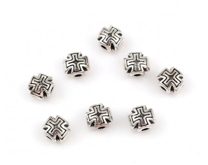 25 Antique Silver Cross Spacer Beads 8x7mm  (A116g)