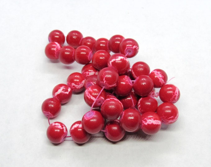 1 Strand 10mm Round Red/White Glass Beads (A52m)