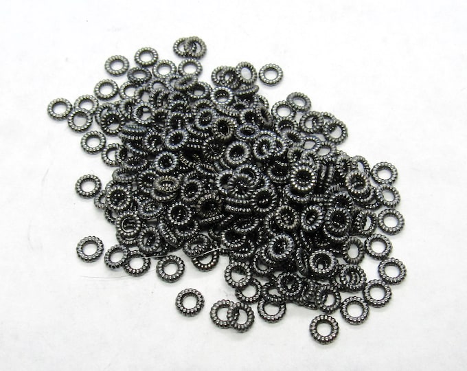 200 Gunmetal Tone Closed & Soldered Jump Rings 5mm  (A165j)
