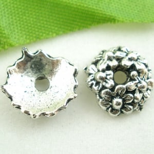 30 Antique Silver Tone Alloy Flower Bead Caps 10mm (A332h)