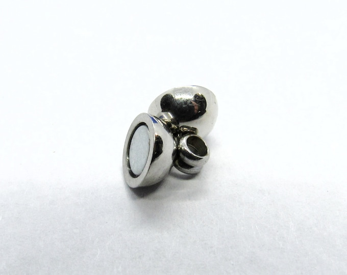 4 (304) Stainless Steel Round Silver Tone Magnetic Clasps 10.5x6mm (A129d)