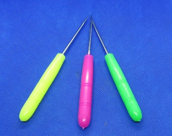 3 Iron Stitching Awl Needles with Plastic Handle 12.5cm (A94a)